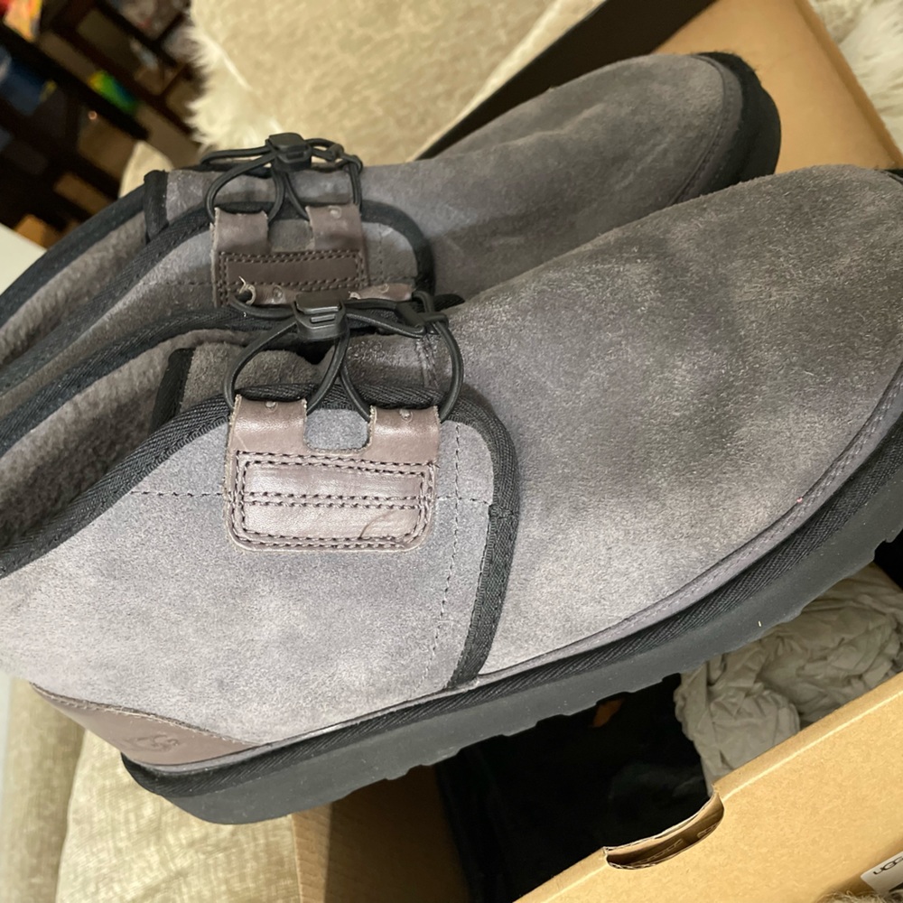 UGG